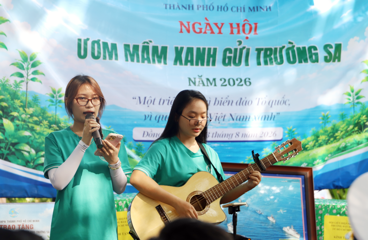 Hội LHPN TPHCM trao tặng 25.000 cây xanh cho Trường Sa - Ảnh 15.