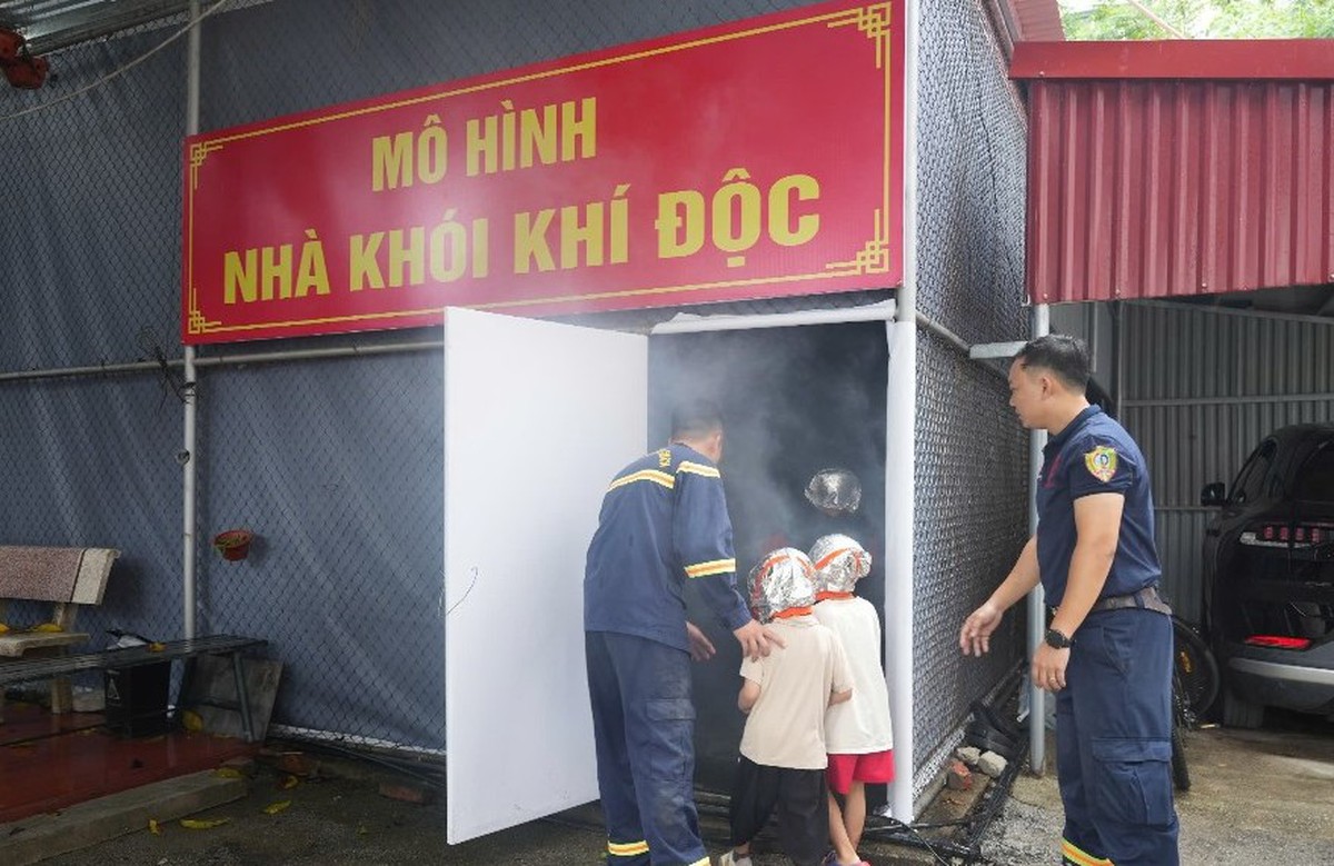 Hơn 340 thiếu nhi tham gia trải nghiệm làm lính cứu hỏa - Ảnh 3.