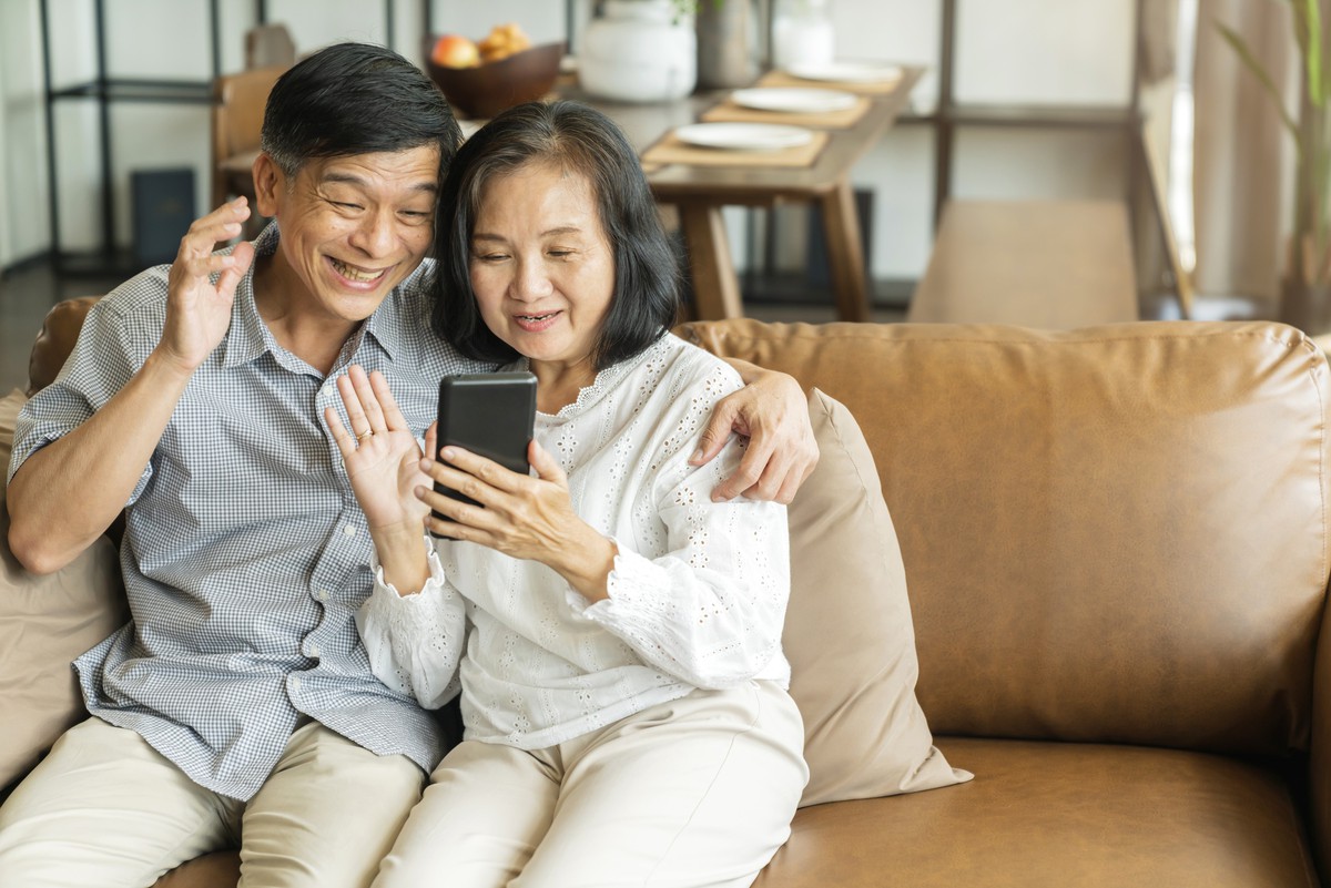 Diễn đàn tháng 8: Báo hiếu đúng cách là chăm lo cho cha mẹ trong khả năng thực tế của mình - Ảnh 1.