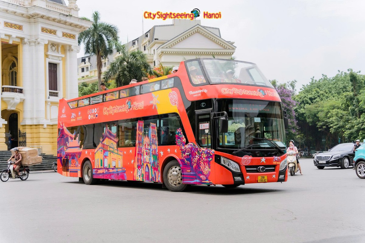 Bus 2 tầng Hà Nội - Vietnam Sightseeing: "Sứ giả" văn hóa trong mắt bạn bè quốc tế- Ảnh 1.