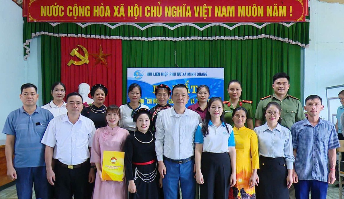 Phụ nữ miền núi tháo gỡ điểm nghẽn, đưa phiên chợ quê lên không gian số- Ảnh 2.