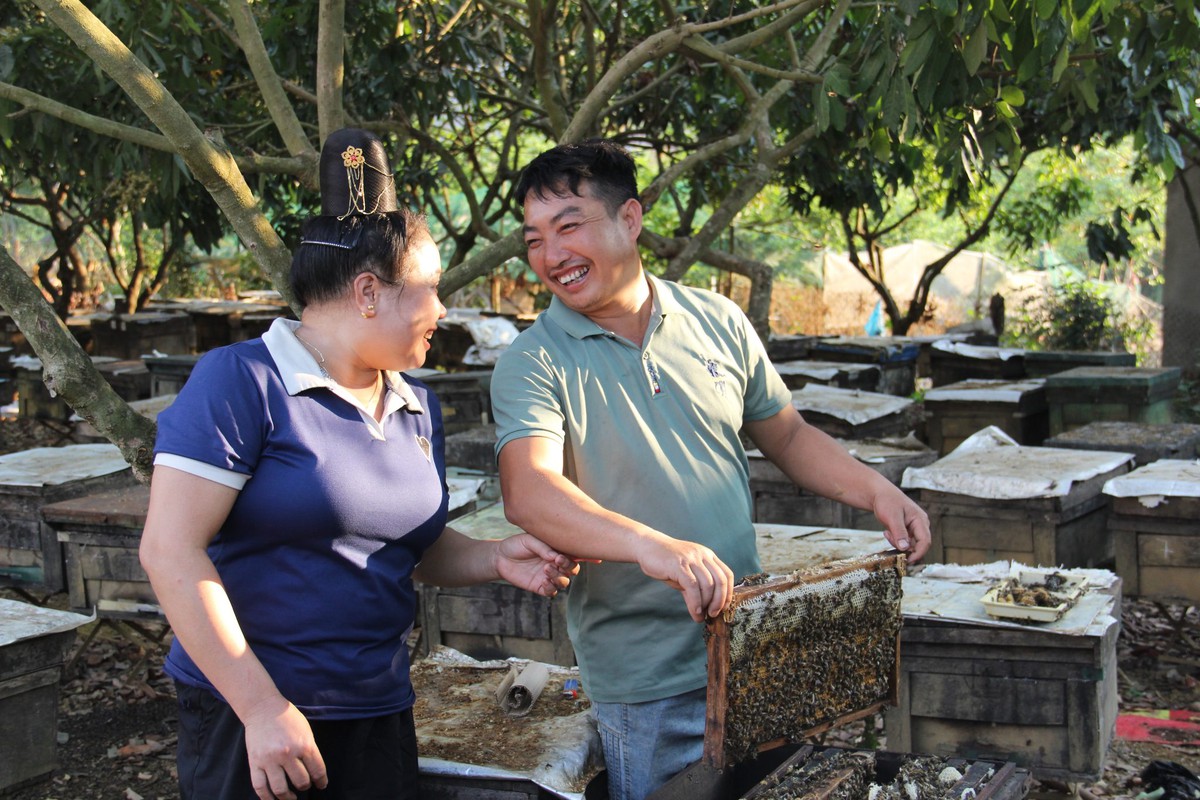 Người phụ nữ khuyết tật dân tộc Thái mở cánh cửa "Bình dân học vụ số" cho cộng đồng- Ảnh 2.