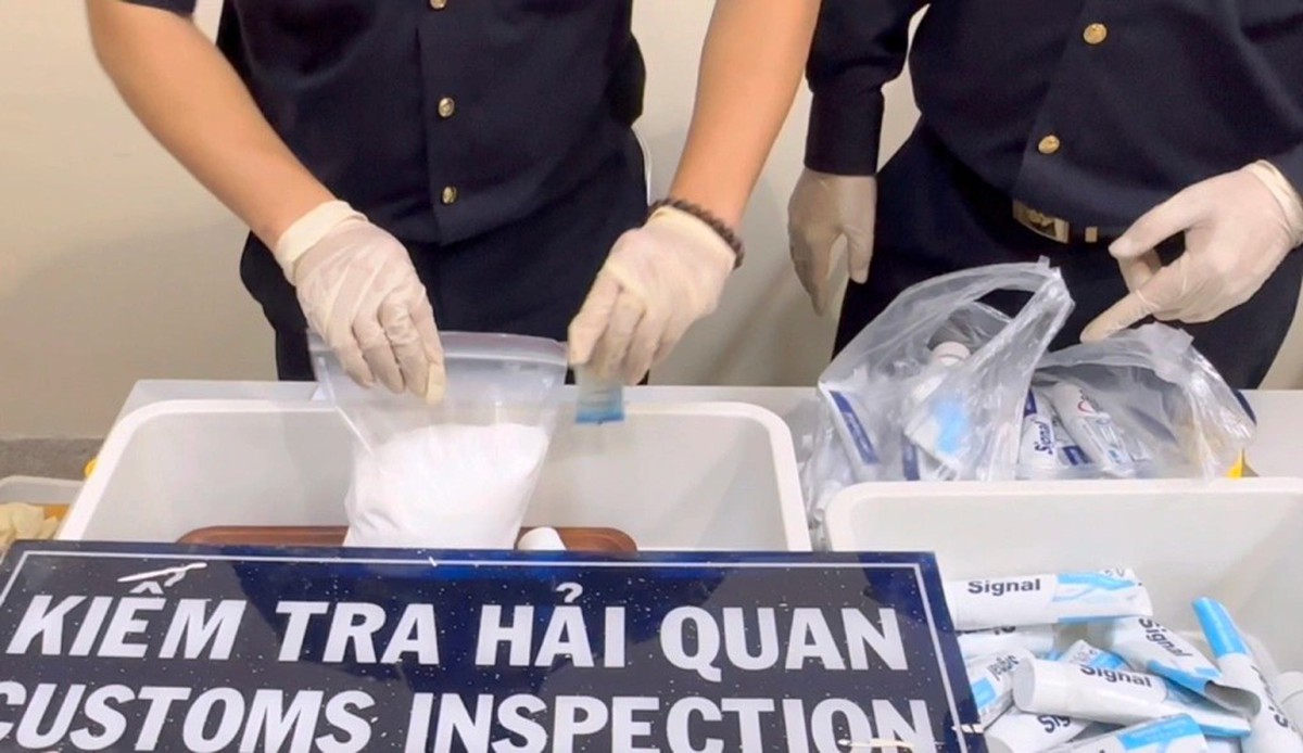 Ca sĩ Chi Dân, người mẫu An Tây và "Cô tiên từ thiện" Trúc Phương ra tòa- Ảnh 2.