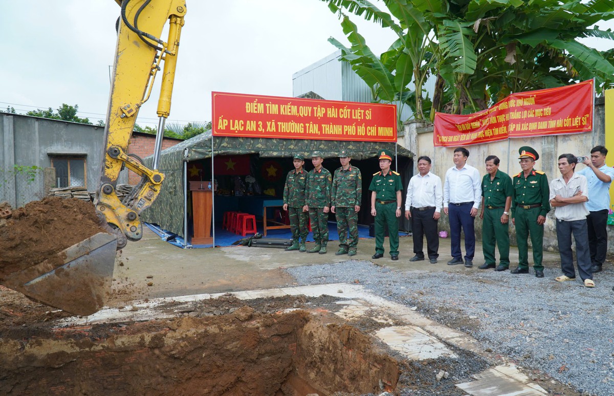 TPHCM: Triển khai tìm kiếm, quy tập hài cốt liệt sĩ tại khu mộ tập thể ở xã Thường Tân- Ảnh 2.