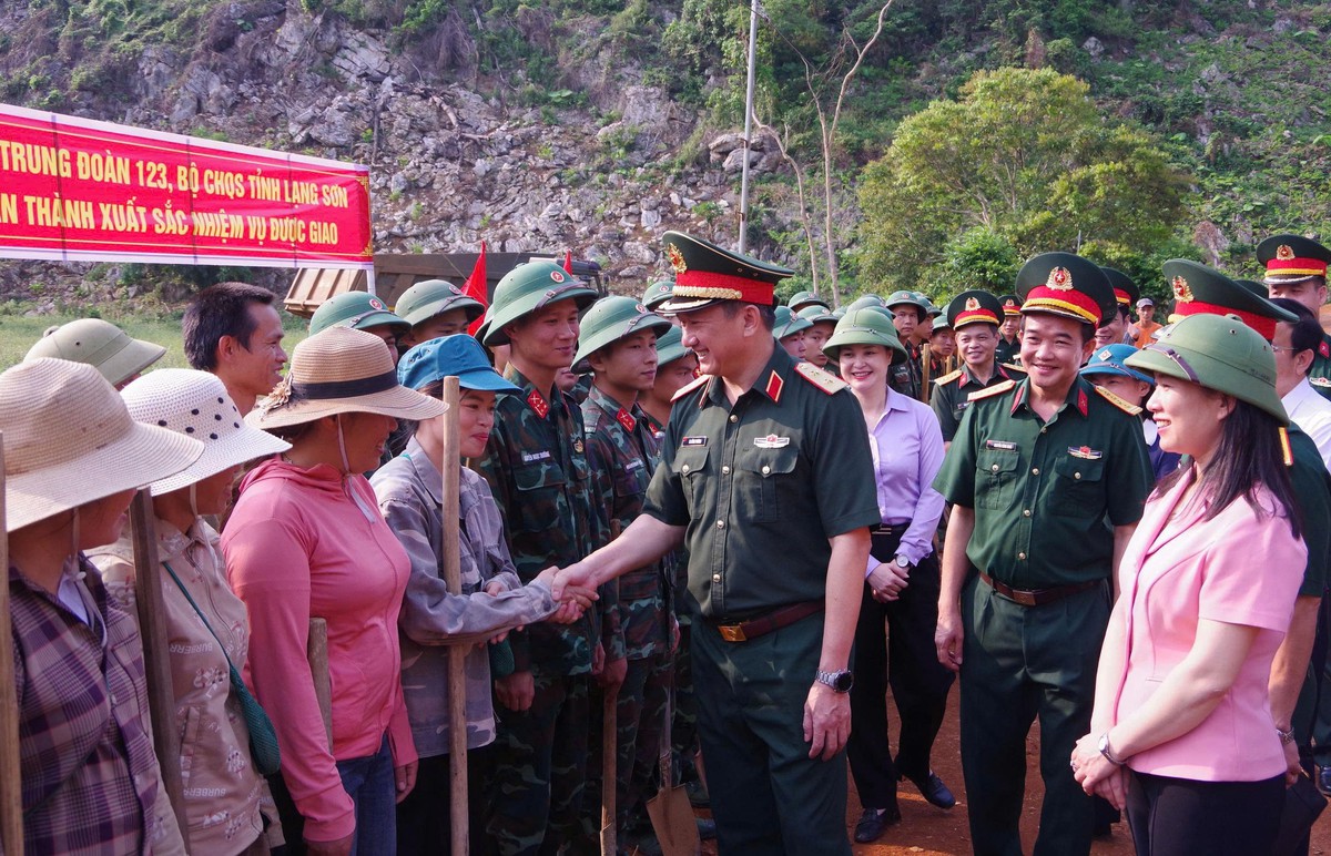 "Con đường hạnh phúc" mở lối đổi thay ở Lân Nóng- Ảnh 2.