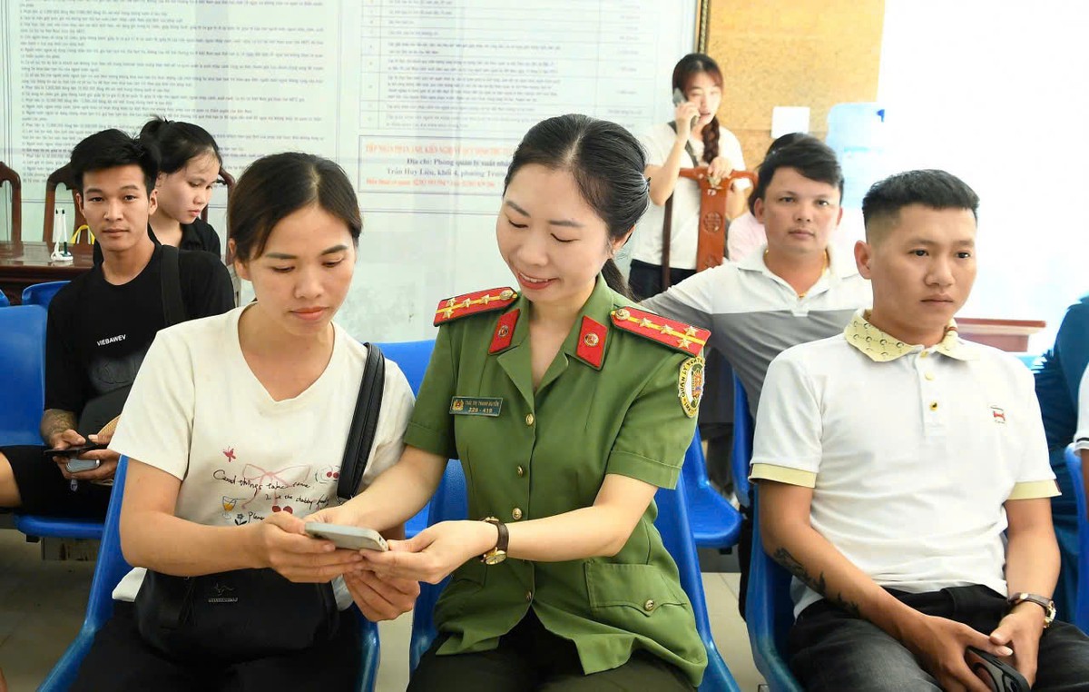 Ngày truyền thống Công an nhân dân Việt Nam 19/8: Đẩy mạnh chuyển đổi số để gần dân hơn- Ảnh 3.