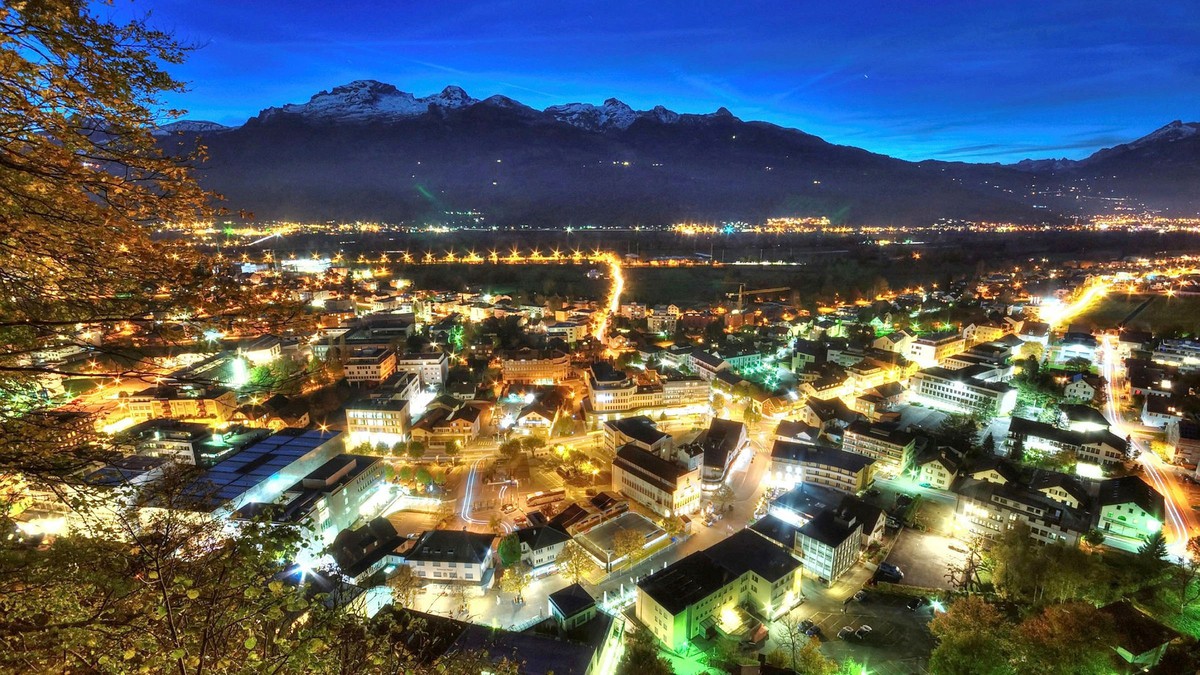Liechtenstein đưa bình đẳng giới lên ngai vàng - Ảnh 1.