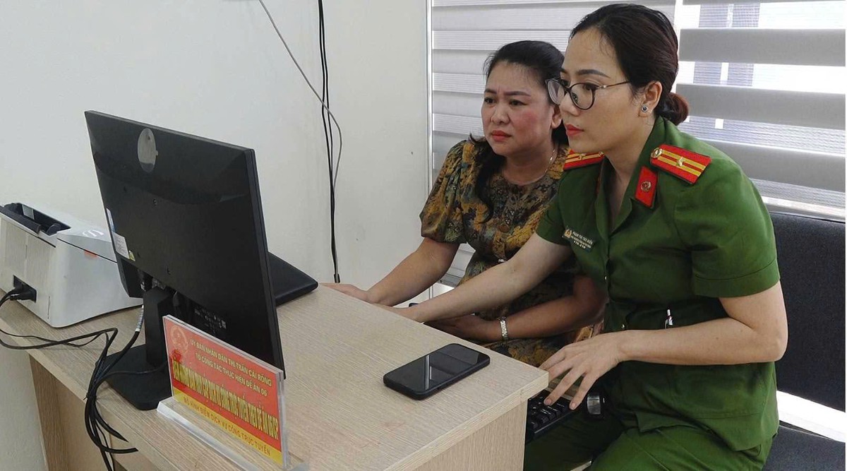 Nữ cán bộ Công an "vượt sóng" hoàn thành nhiệm vụ- Ảnh 1.