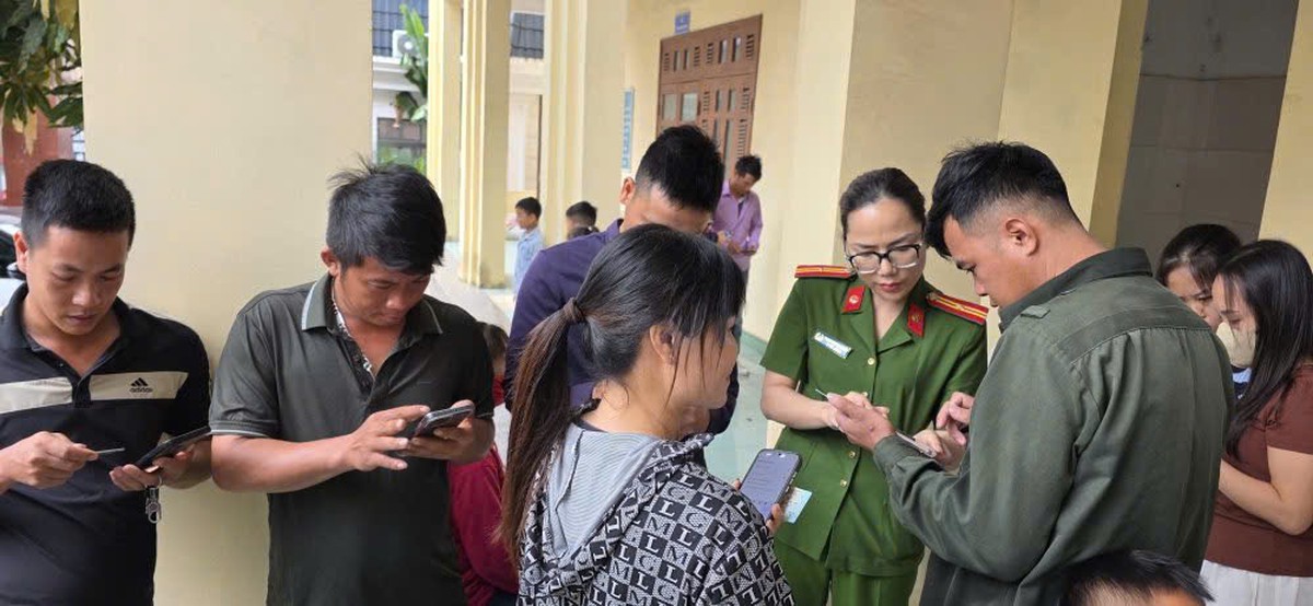 Nữ cán bộ Công an "vượt sóng" hoàn thành nhiệm vụ- Ảnh 2.