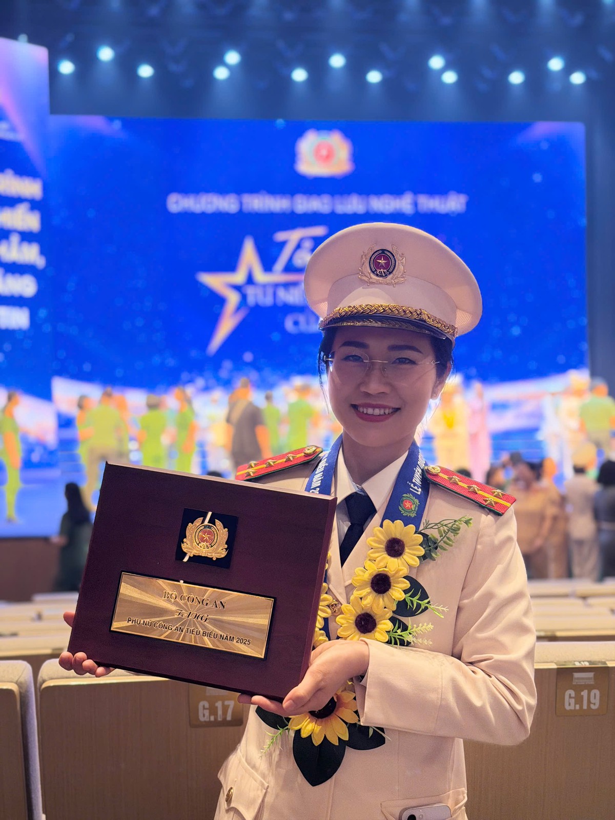"Bông hoa thép" trên mặt trận phòng chống tội phạm mạng- Ảnh 4.