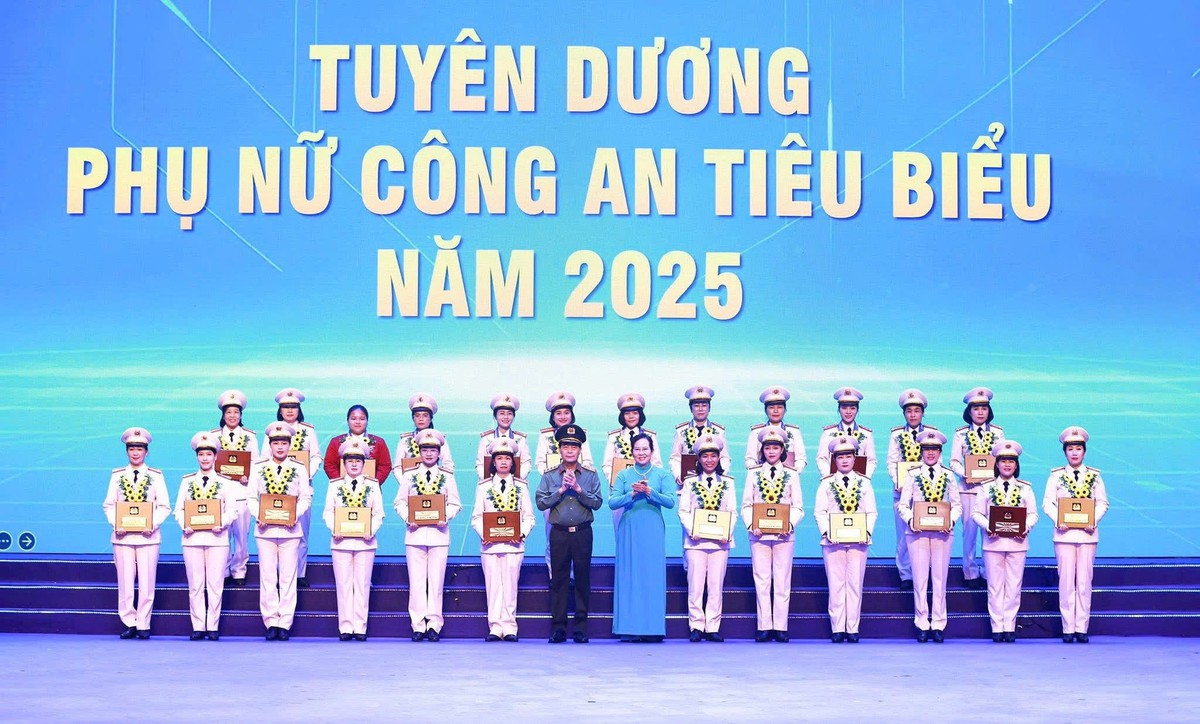 "Bông hoa thép" trên mặt trận phòng chống tội phạm mạng- Ảnh 3.