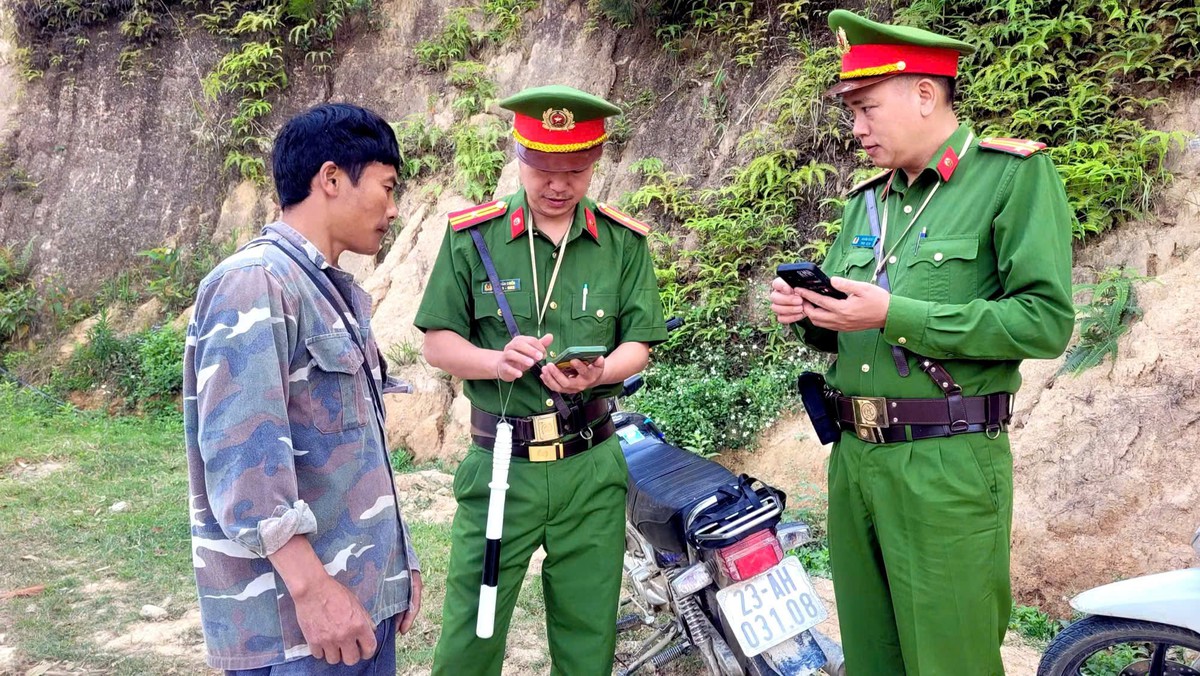 Phát huy vai trò Chi bộ Công an xã nơi địa đầu Tổ quốc- Ảnh 4.