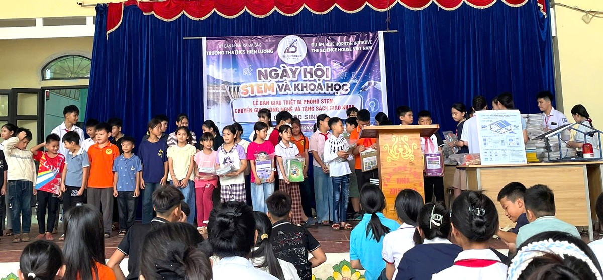 Những học sinh tự tay "xây" ngày hội STEM cho học trò vùng cao - Ảnh 4.