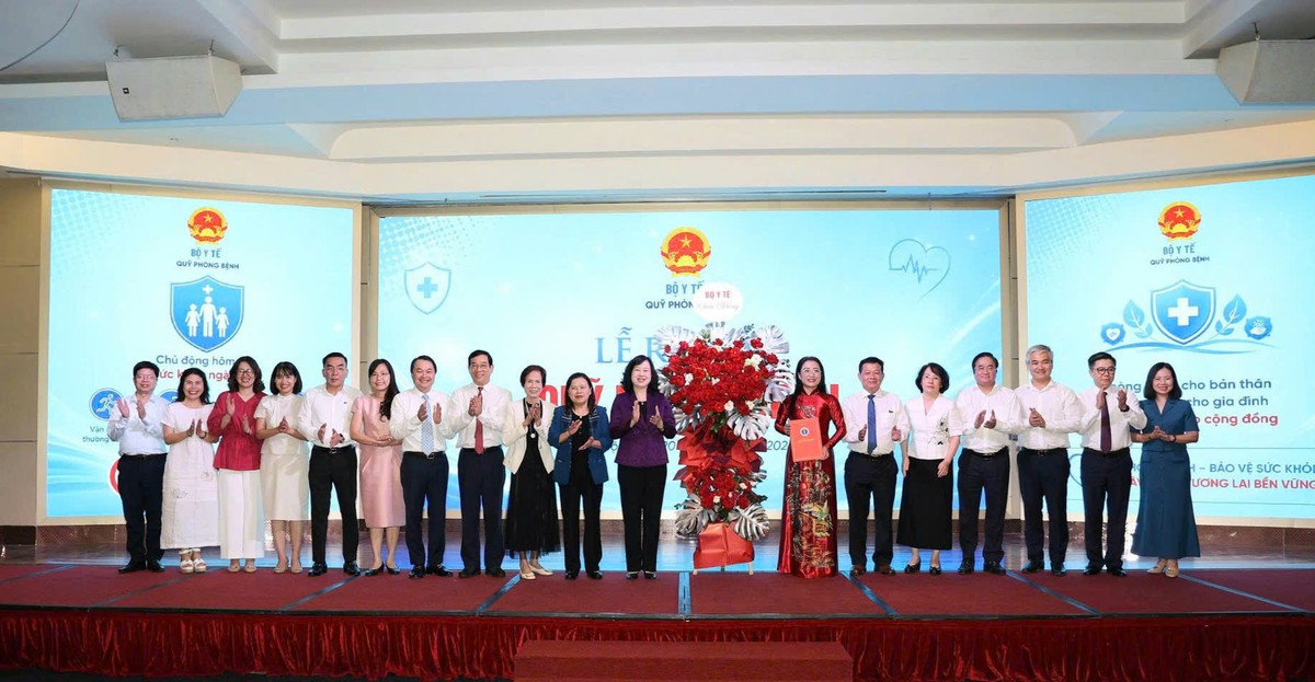 Bộ trưởng Y tế: Phòng bệnh phải trở thành trọng tâm của công tác y tế- Ảnh 3.