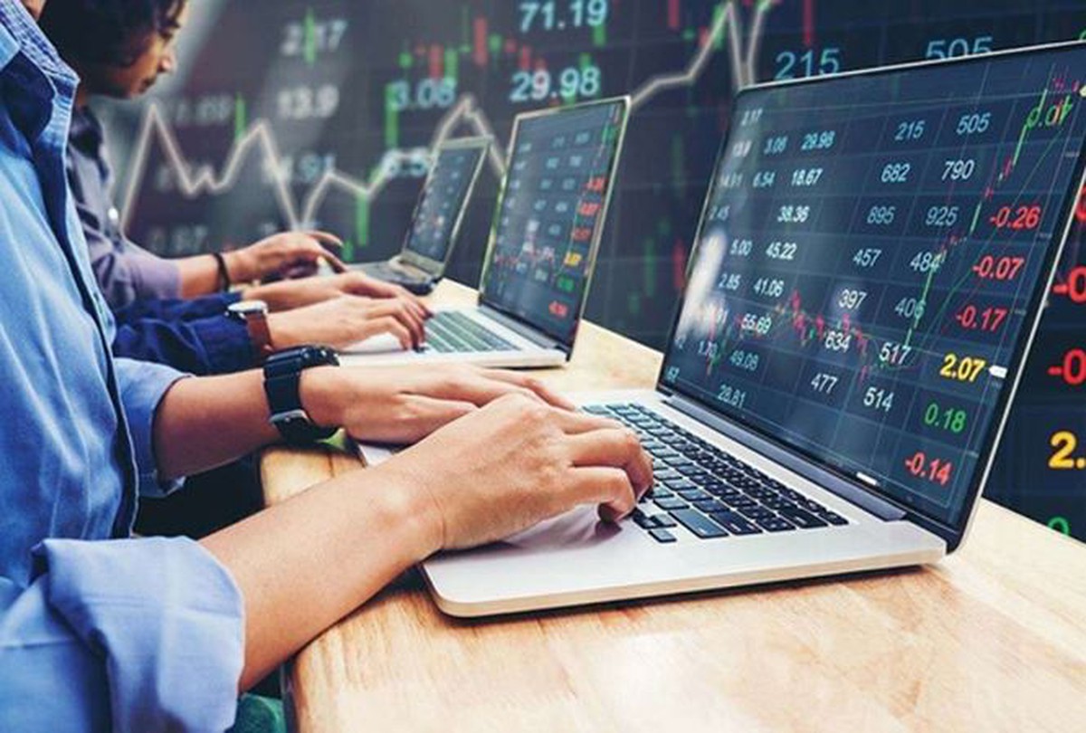 VN-Index tăng 7,55 điểm: Dòng tiền đang tìm đến cổ phiếu nào?- Ảnh 2.
