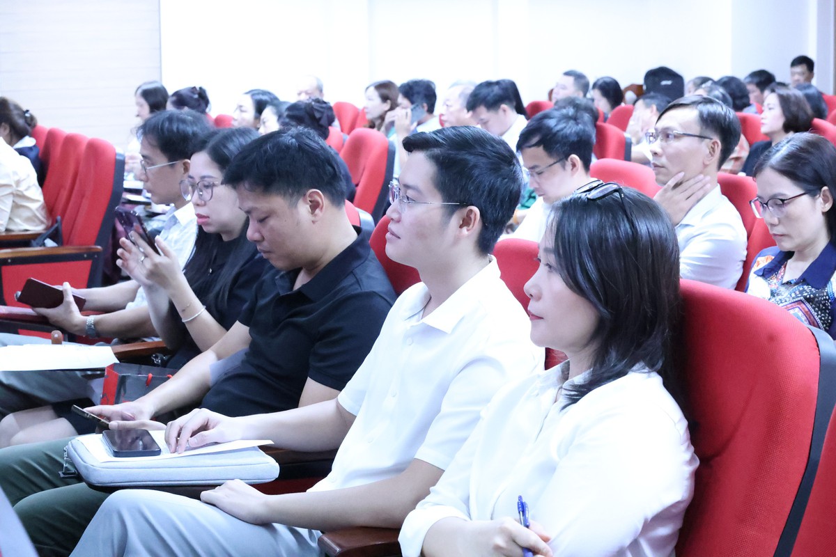 Nâng cao năng lực tham mưu và chất lượng công tác xây dựng Đảng trong tình hình mới- Ảnh 4.