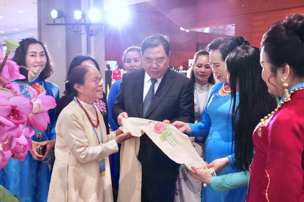Đưa Nghị quyết Đại hội Phụ nữ XIV vào đời sống bằng giá trị thực chất - Ảnh 3.