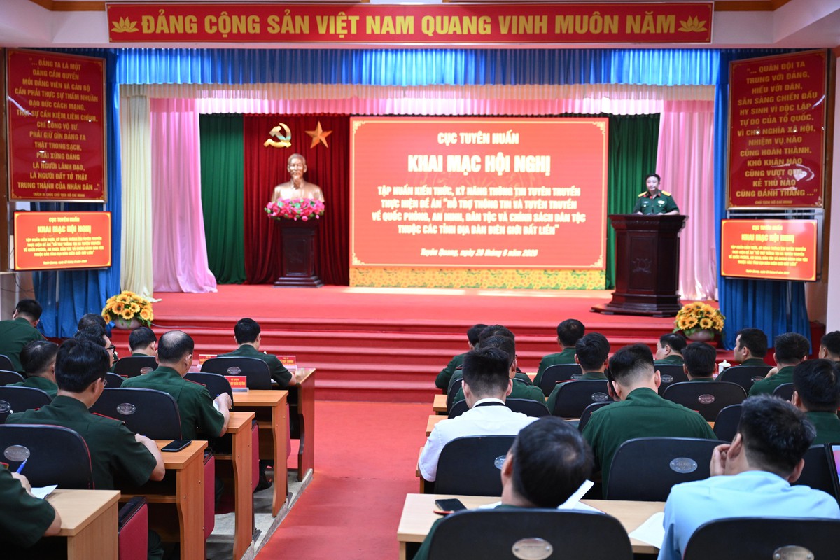 Tổng cục Chính trị tập huấn kiến thức, kỹ năng thông tin, tuyên truyền về quốc phòng, an ninh, dân tộc- Ảnh 2.