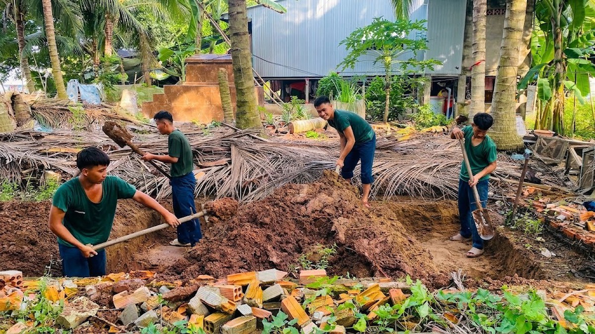 Đồng Tháp tìm thấy 44 hài cốt trong vườn dừa người dân - Ảnh 1.