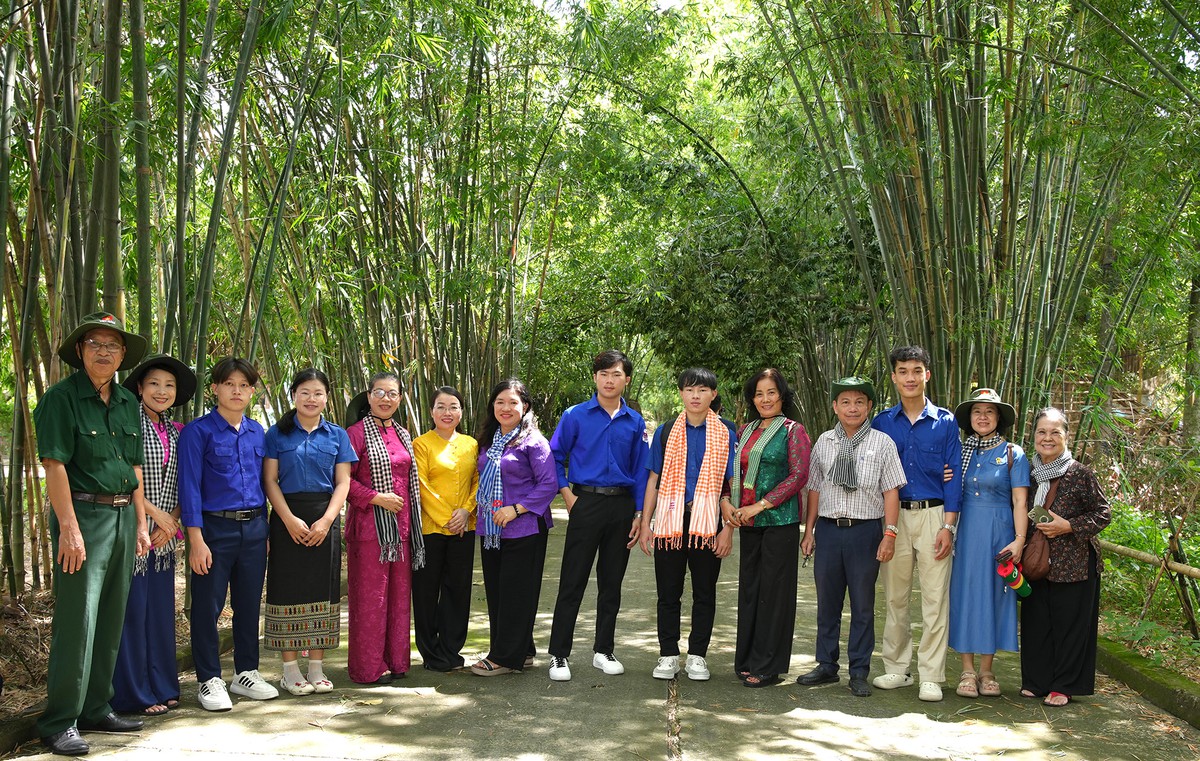 Hành trình hữu nghị gắn kết gia đình Việt với sinh viên Lào, Campuchia- Ảnh 7.