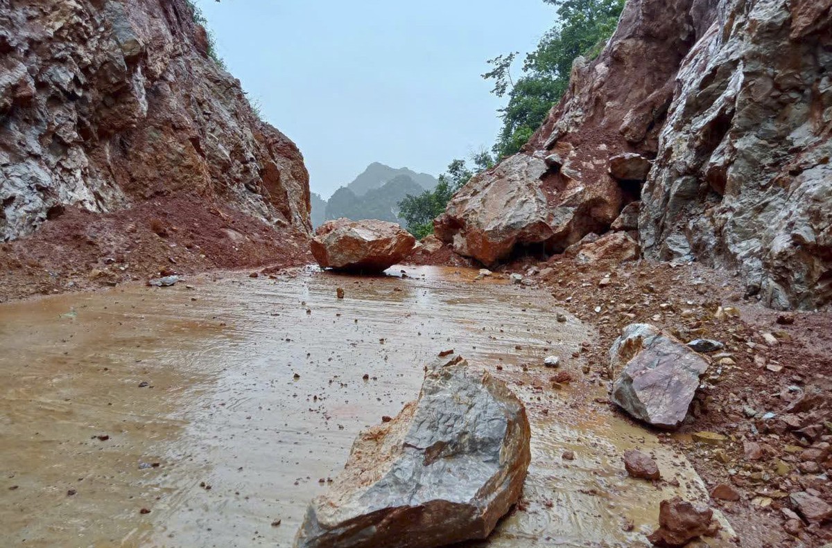 Lạng Sơn: Căng mình giúp dân chống lũ lụt - Ảnh 13.