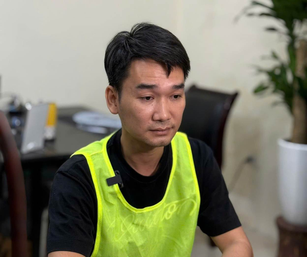 “Cô giáo Hương” và chồng bị khởi tố - Ảnh 1.