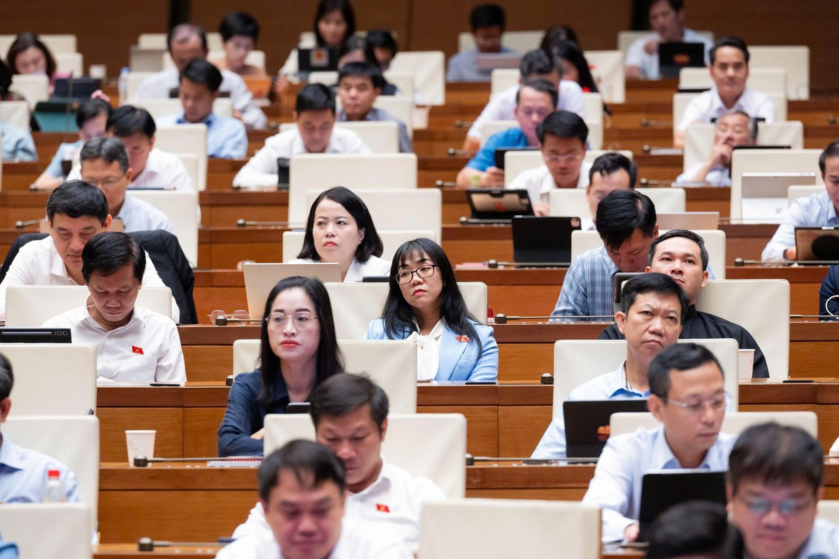 Bộ trưởng Lâm Thị Phương Thanh giải trình đề xuất di dời di tích làm đường kết nối sân bay Gia Bình - Ảnh 2.
