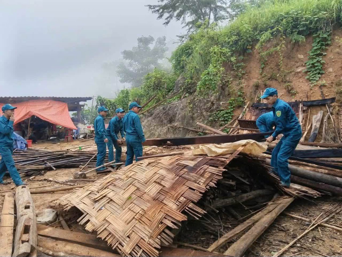Cao Bằng: Bộ chỉ huy Quân sự huy động lực lượng khắc phục hậu quả mưa bão - Ảnh 4.