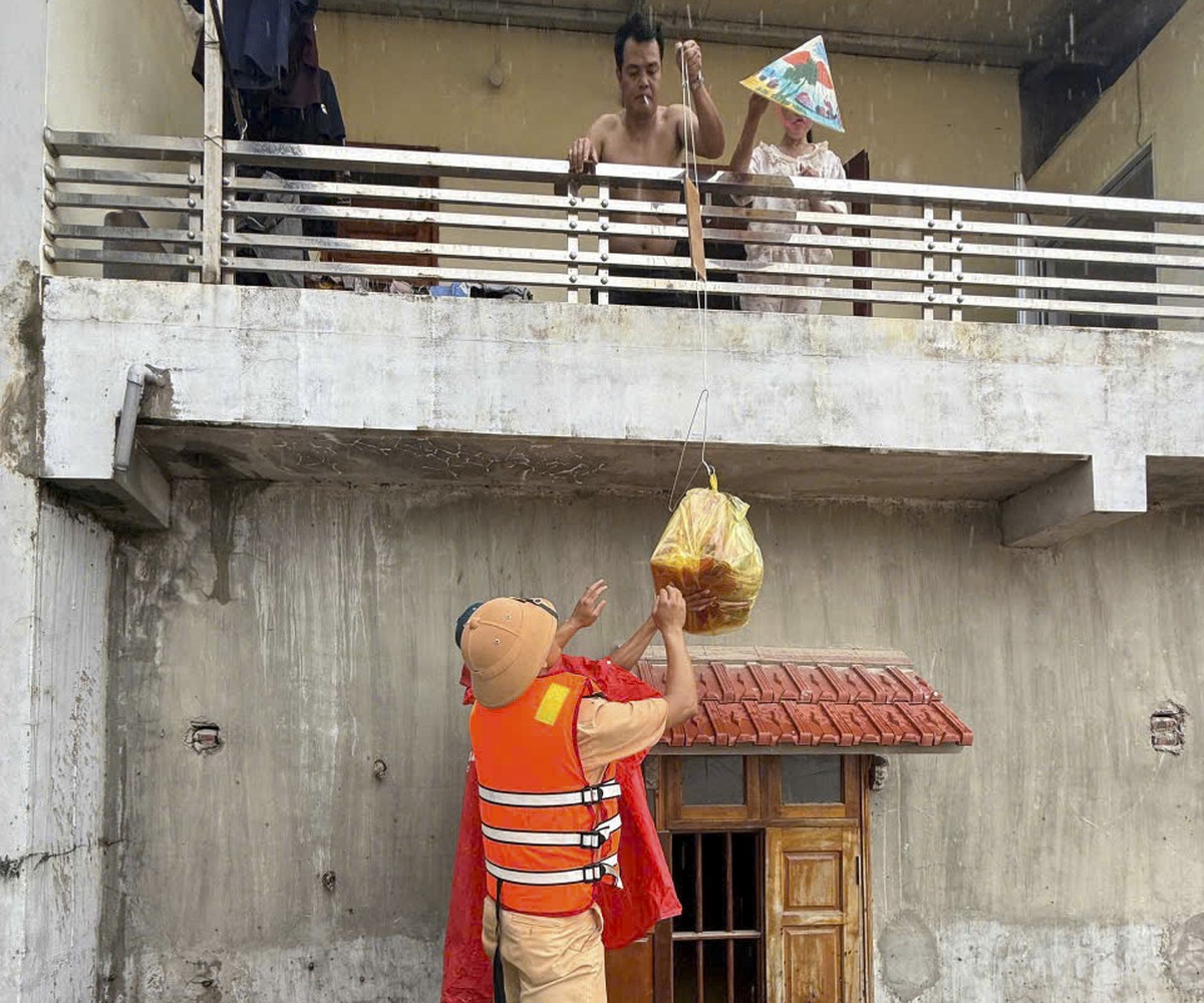 Công an Lạng Sơn căng mình trong mưa lũ, sát cánh cùng Nhân dân- Ảnh 6.