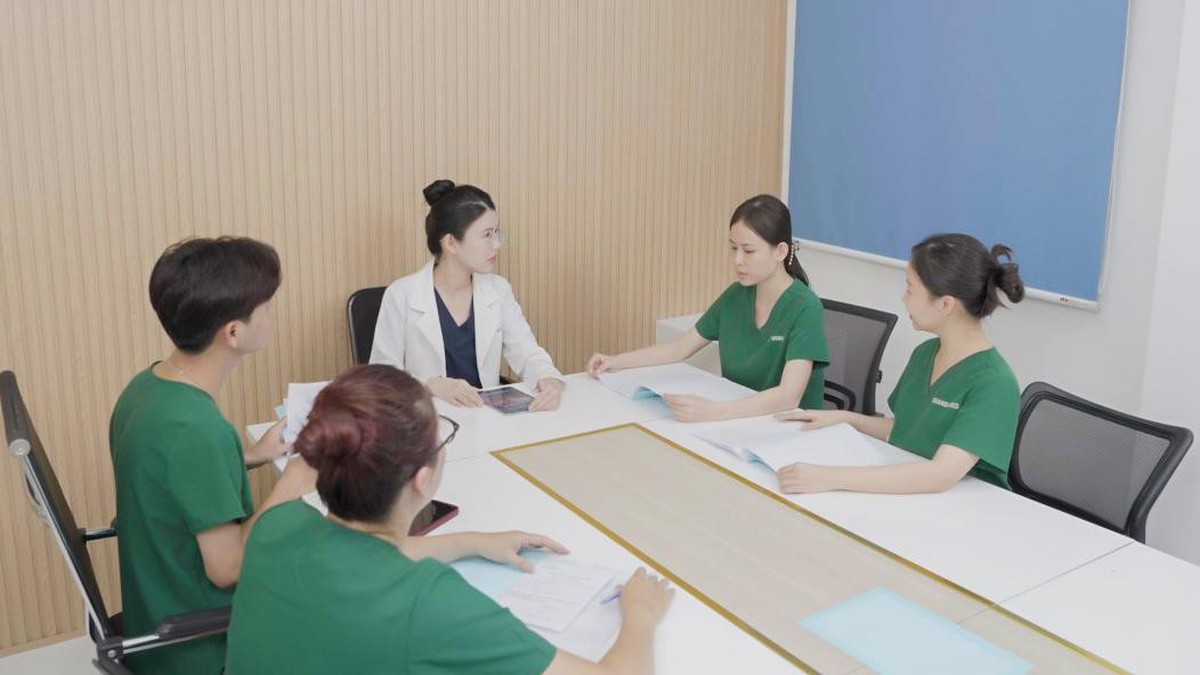 BSCKI - BSNT Huỳnh Vi Luân: Bàn tay "chữa lành" những làn da tổn thương- Ảnh 1.