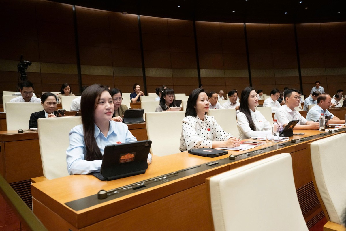 Siết các khoản thu, chống lừa đảo để bảo vệ lao động Việt Nam đi nước ngoài - Ảnh 1.