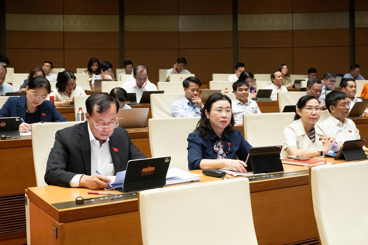 Sách về lịch sử, lãnh tụ phải thẩm định trước khi đăng ký xuất bản - Ảnh 2.