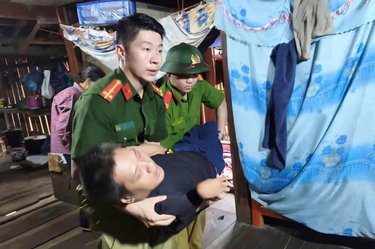 Tình người trong cơn lũ lịch sử ở Lạng Sơn - Ảnh 13.