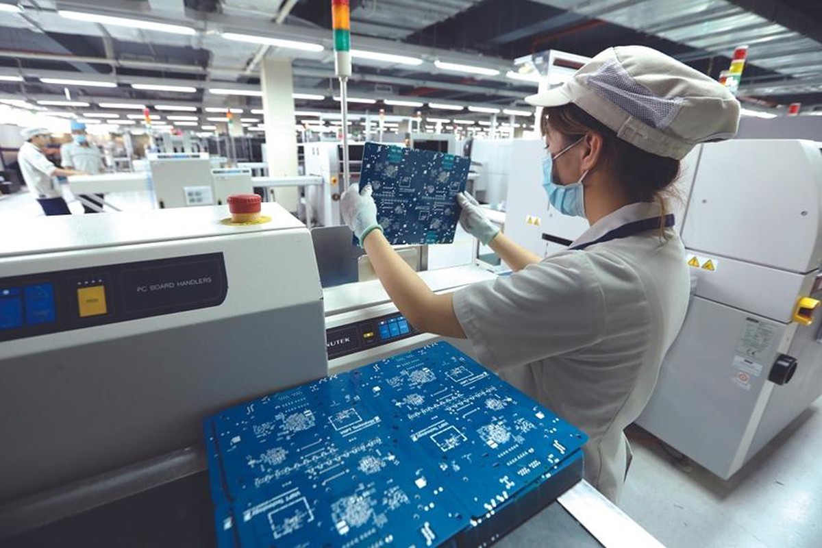 Nhập siêu gần 22 tỷ USD: Việt Nam đang giữ lại bao nhiêu giá trị? - Ảnh 2.