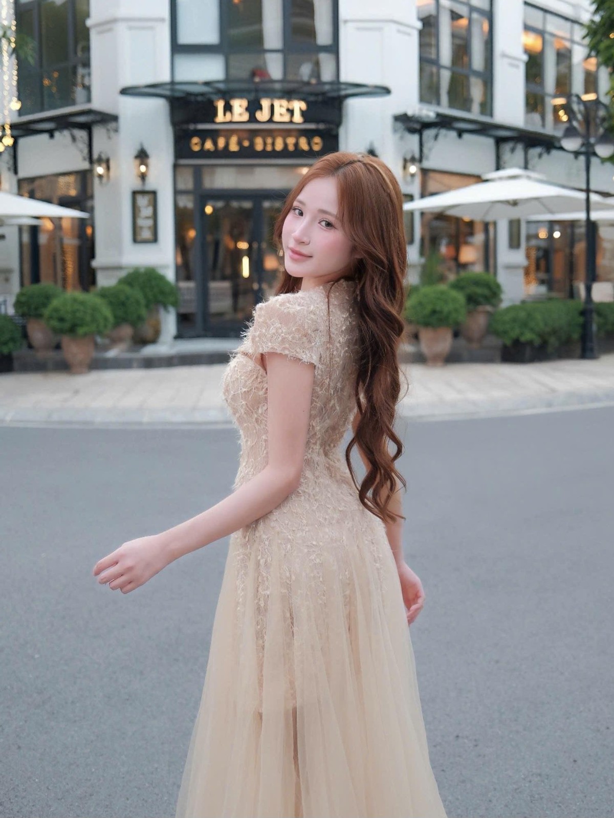 Nghị lực bền bỉ và hành trình vươn lên khẳng định giá trị bản thân của cô gái trẻ trong nghề livestream - Ảnh 1.