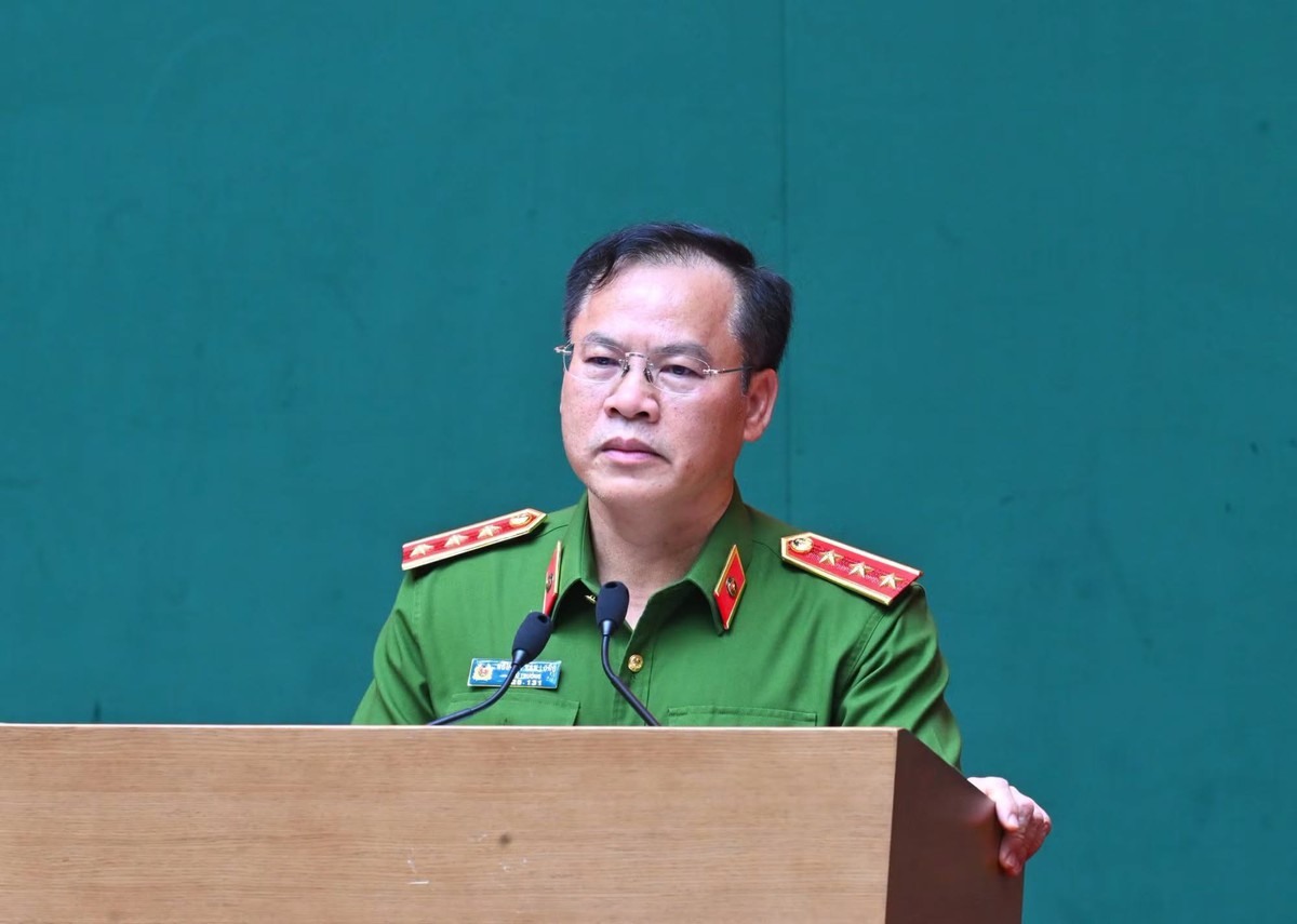 Từ Huấn Hoa Hồng đến Phú Lê: Chặn lối sống lệch chuẩn - Ảnh 1.