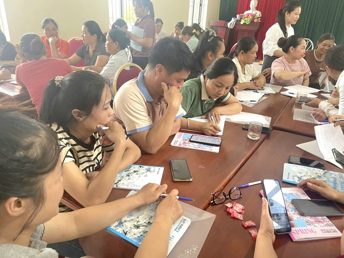 "Cầm tay chỉ việc" giúp phụ nữ miền núi hoàn thiện dự án khởi nghiệp từ tài nguyên bản địa- Ảnh 1.