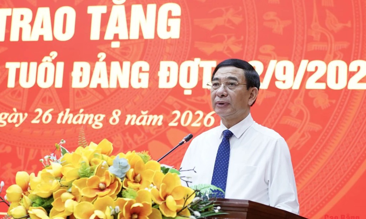 Đại tướng Phan Văn Giang dự Lễ trao tặng Huy hiệu 80 năm tuổi Đảng tại Cao Bằng - Ảnh 1.