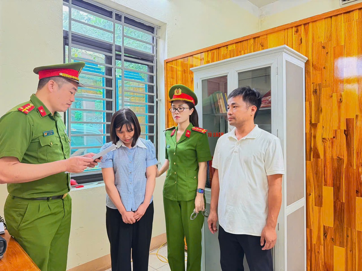Nguyên Chủ tịch, Phó Chủ tịch và công chức địa chính xã bị khởi tố - Ảnh 2.