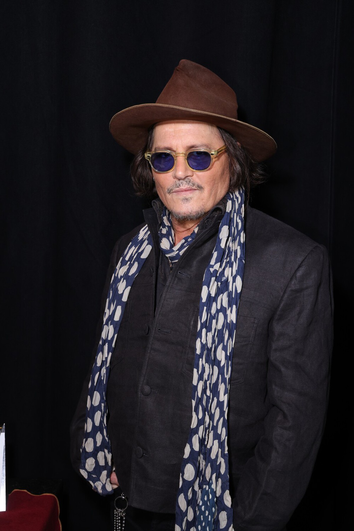 Loạt phim gia đình đổ bộ mùa lễ hội, từ Brad Pitt đến Johnny Depp và Robert De Niro - Ảnh 2.