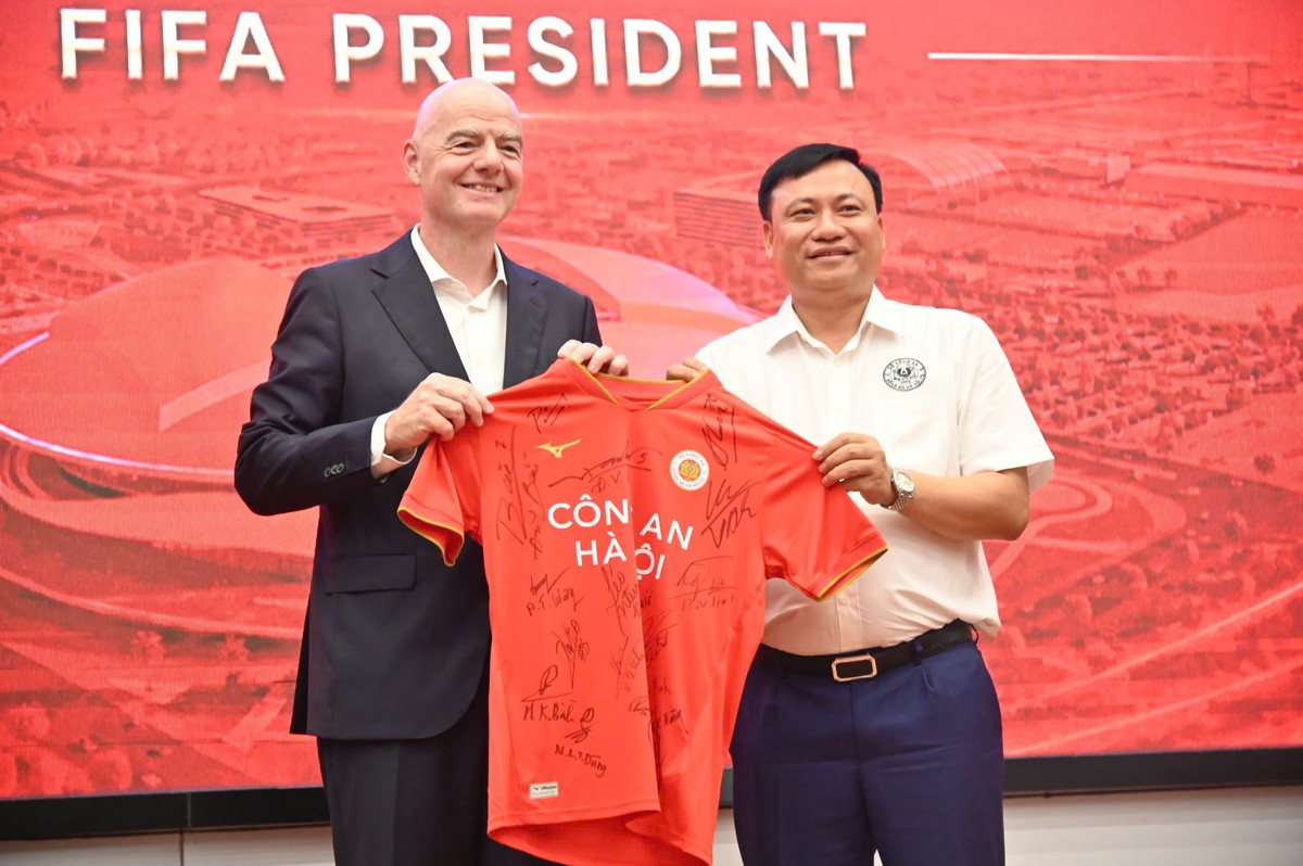 Chủ tịch FIFA Gianni Infantino: "Chào mừng mọi người đã có mặt tại ngôi nhà của tôi, tại Việt Nam" - Ảnh 2.