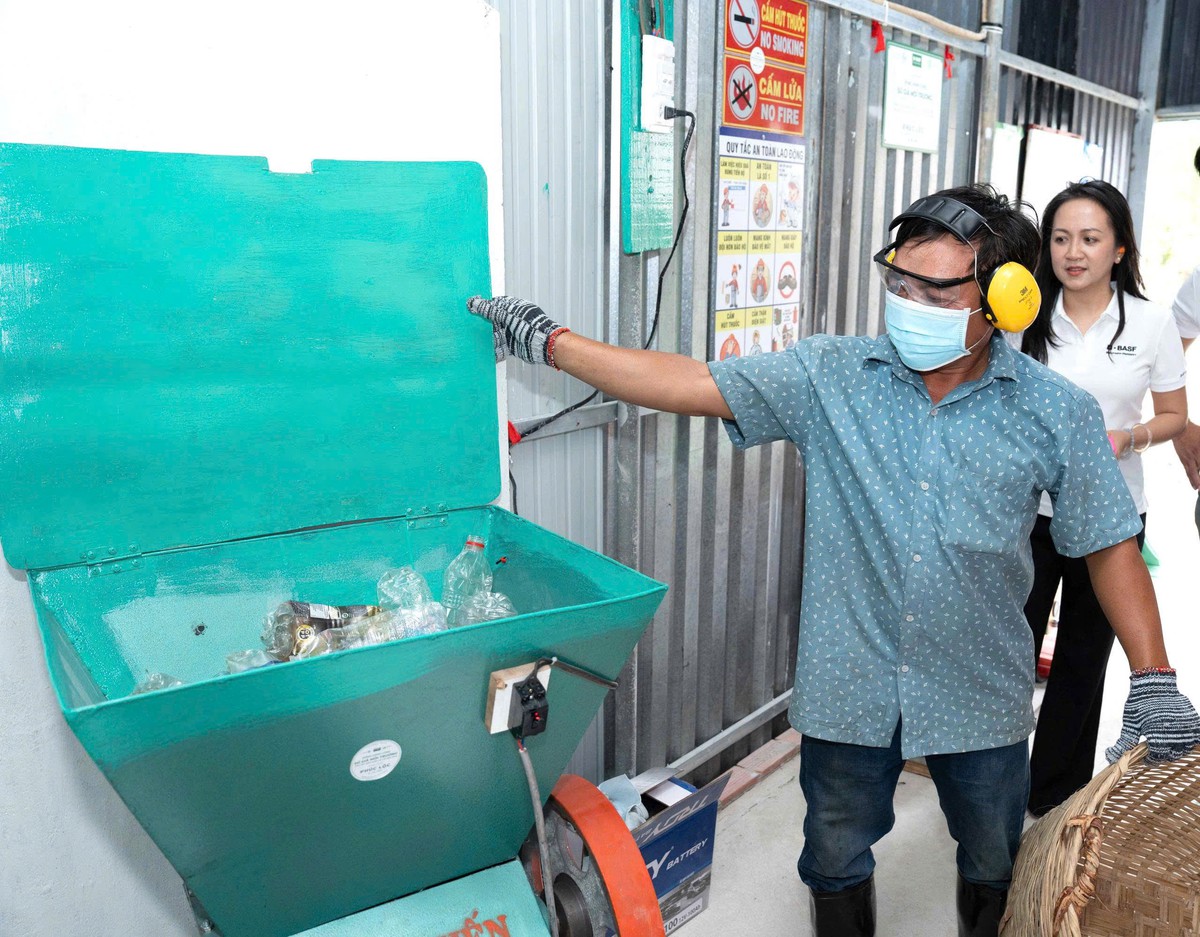 Trao sinh kế, tiếp sức phụ nữ khởi nghiệp từ nghề ve chai - Ảnh 4.