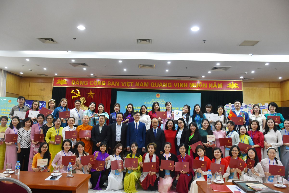 Bế mạc Khóa tập huấn phương pháp giảng dạy tiếng Việt cho giáo viên người Việt Nam ở nước ngoài năm 2026 - Ảnh 2.
