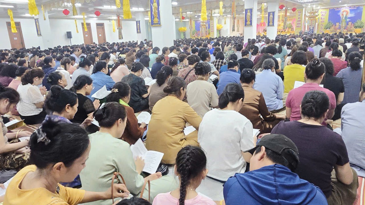 Lạng Sơn: Đại lễ Vu lan thiêng liêng bên sông Kỳ Cùng  - Ảnh 2.