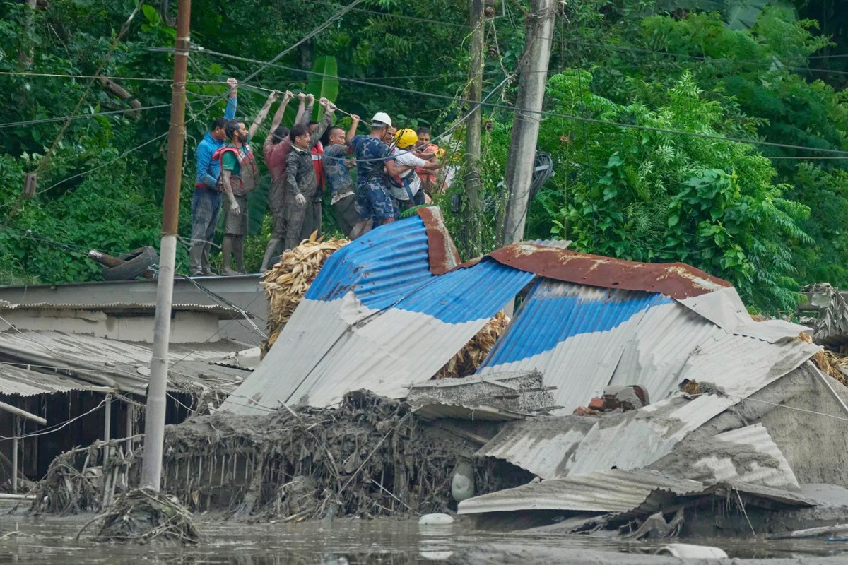 157 người thiệt mạng, hàng trăm người mất tích vì lũ quét ở Nepal- Ảnh 4.