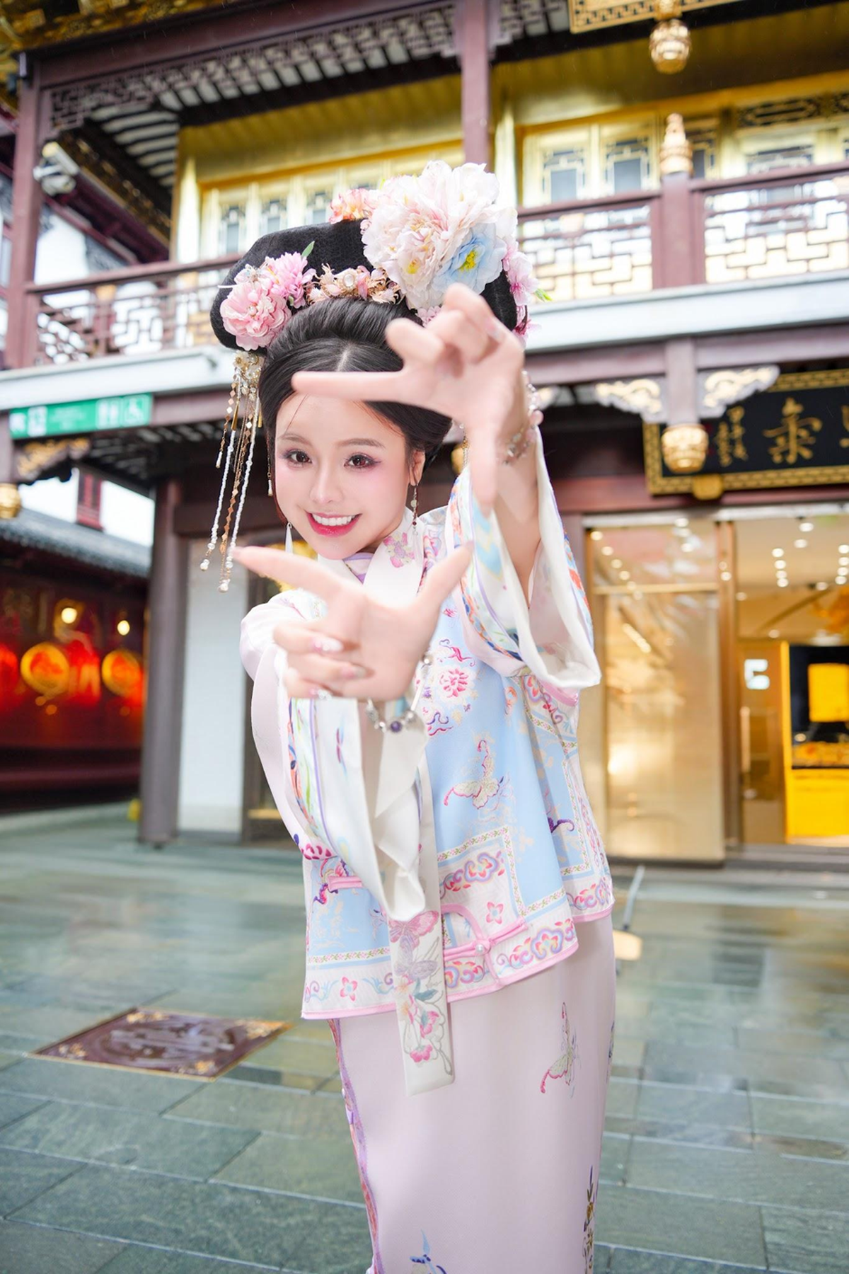 29 tuổi, Hiểu My 1 mình xây 5 ước mơ để sống một cuộc đời rực rỡ - Ảnh 1.