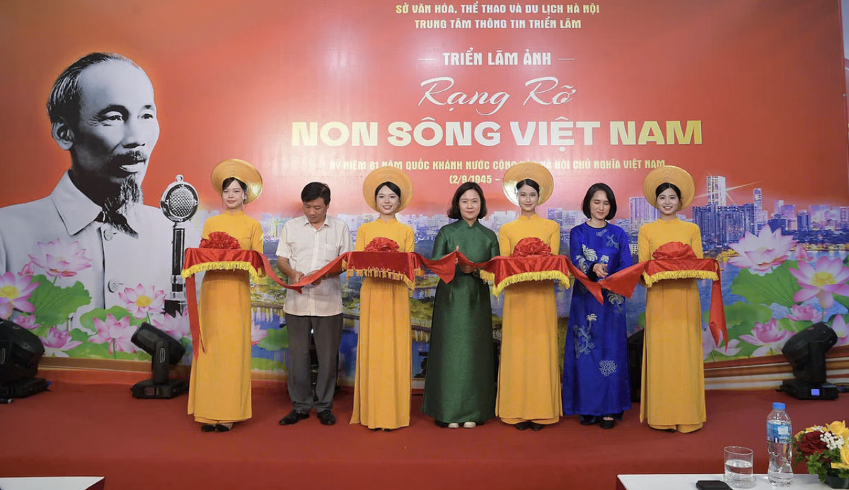 Trưng bày 130 ảnh tư liệu tại triển lãm "Rạng rỡ non sông Việt Nam" - Ảnh 1.