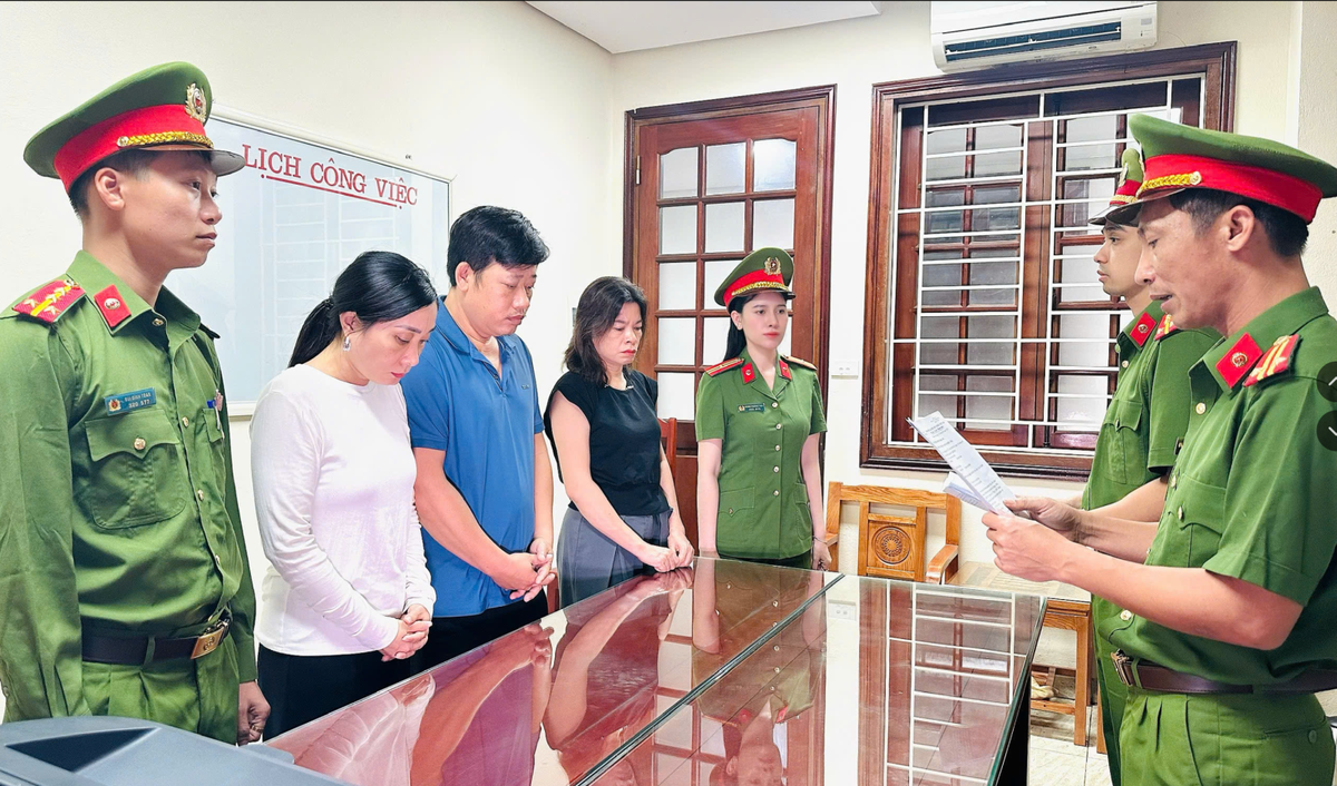 Nghiền thuốc tân dược, trộn đông y để làm “thuốc gia truyền” - Ảnh 2.