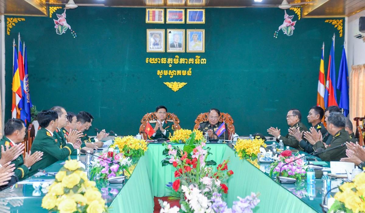 Quân khu 9 ký kết phối hợp tìm kiếm, quy tập hài cốt liệt sĩ quân tình nguyện Việt Nam tại Campuchia- Ảnh 1.