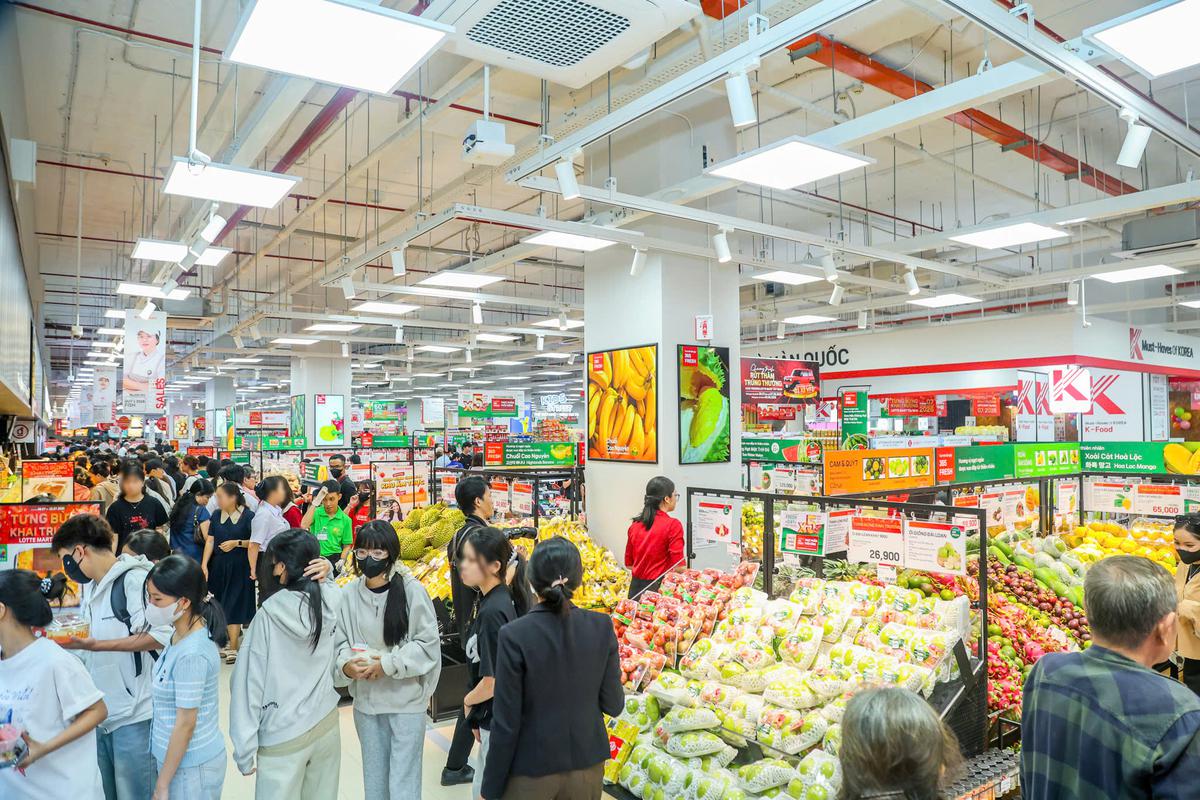 LOTTE MART Tây Ninh thu hút đông đảo khách hàng đến tham quan, mua sắm - Ảnh 4.